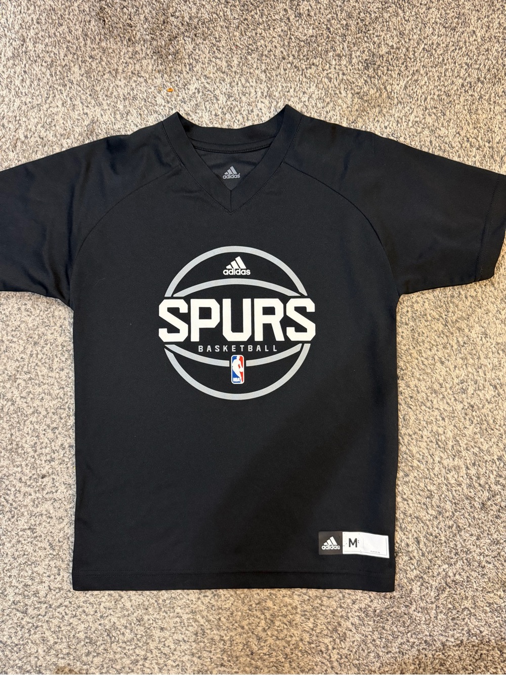 adidas San Antonio Spurs V neck boys short sleeve black shirt size medium 10/12